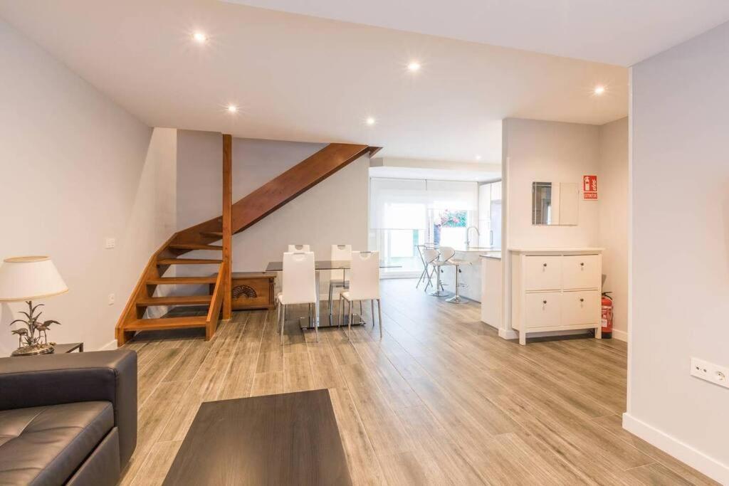 Chalet En La Cuidad- Con Jardin Y Barbacoa Gijon Exterior photo
